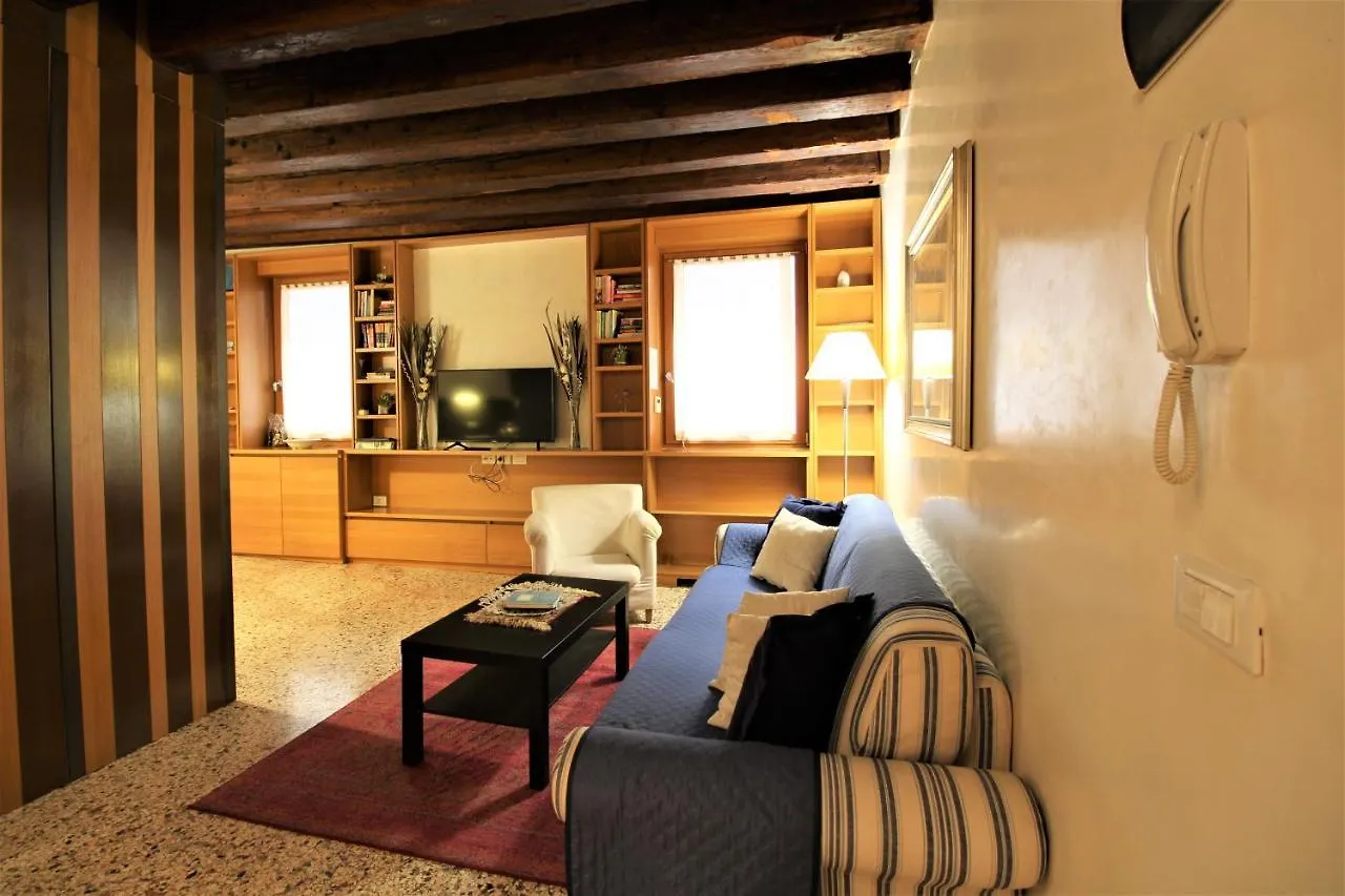 San Marco Apartment With Canal View Velence
